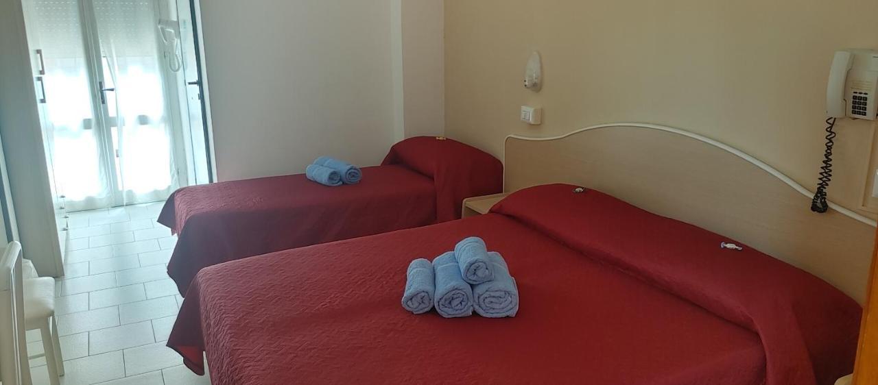 Hotel Adriatico เบลลาเรีย-อีเจอา มารีนา ภายนอก รูปภาพ
