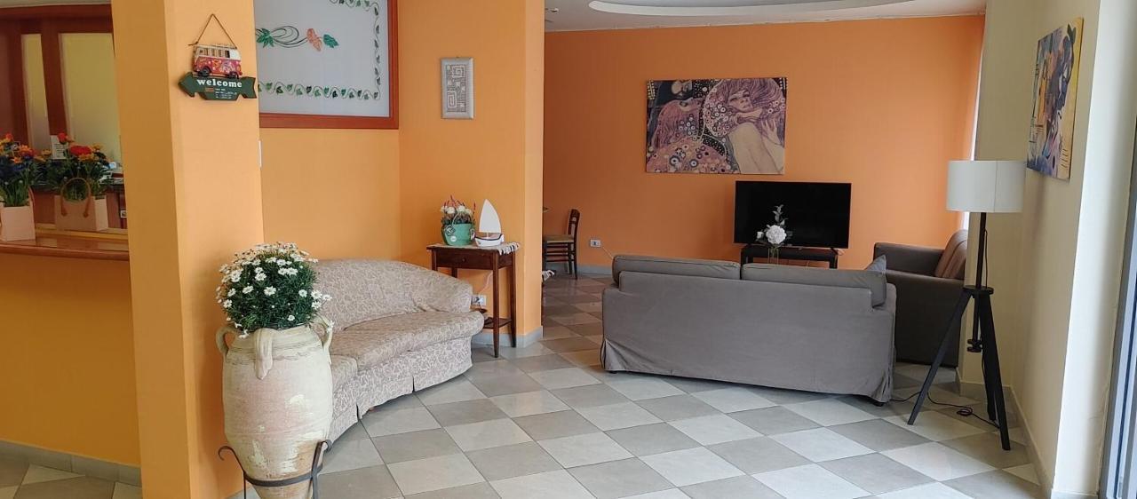 Hotel Adriatico เบลลาเรีย-อีเจอา มารีนา ภายนอก รูปภาพ