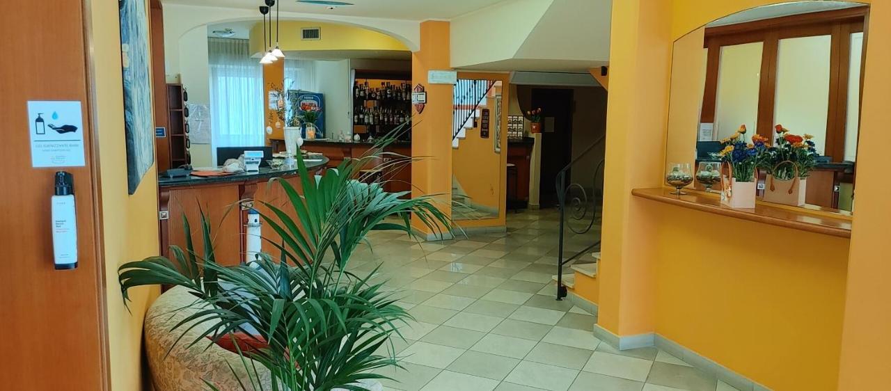 Hotel Adriatico เบลลาเรีย-อีเจอา มารีนา ภายนอก รูปภาพ