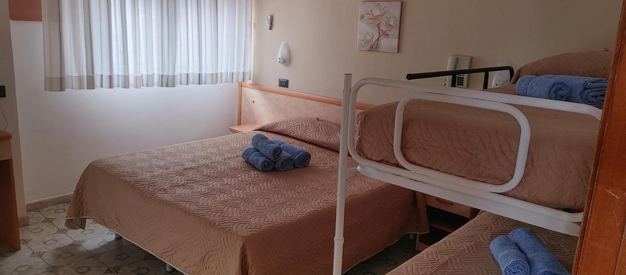 Hotel Adriatico เบลลาเรีย-อีเจอา มารีนา ภายนอก รูปภาพ