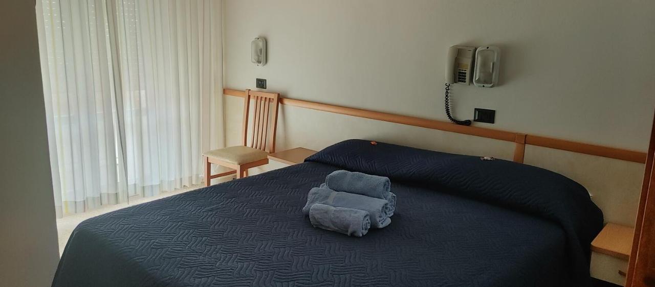 Hotel Adriatico เบลลาเรีย-อีเจอา มารีนา ภายนอก รูปภาพ